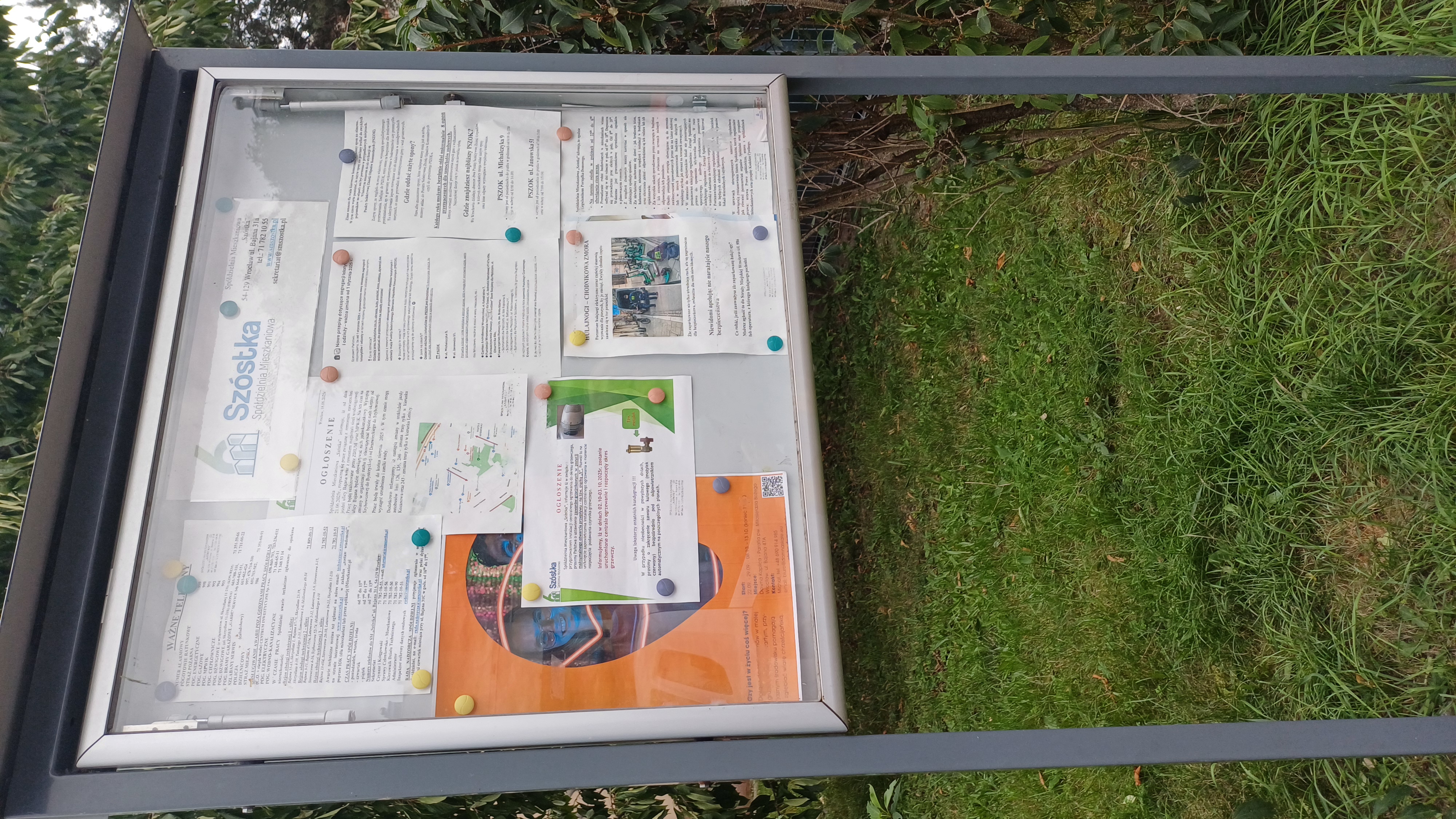 Gablota informacyjna w SM Szóstka we Wrocławiu